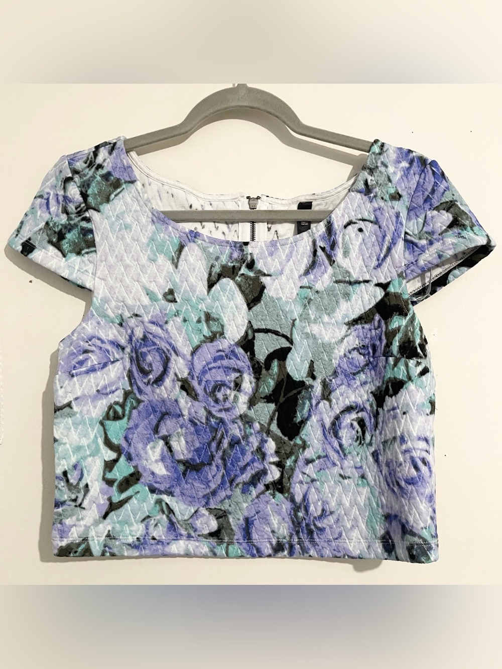 Jessica Simpson Floral Cropped Top Size Medium